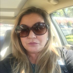 Meet your Posher, Stacy